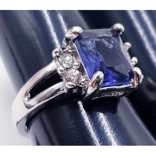 389A - WHITE METAL / SILVER /Large BLUE STONE SET RING (Size Q-R , Total Weight 4.00 Grams)   (Boxed)