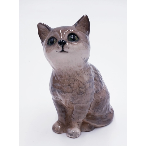 552 - ROYAL DOULTON 10cm MODEL OF A CAT