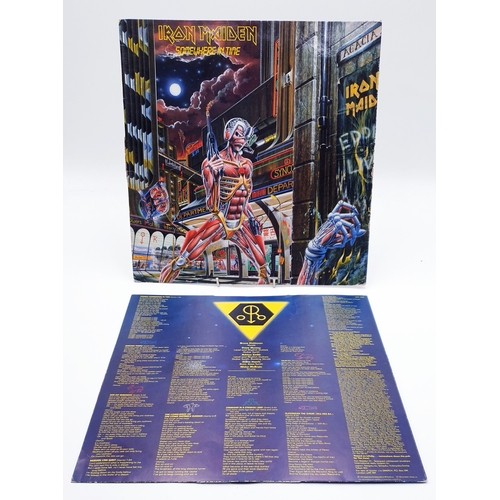 70 - IRON MAIDEN VINYL ALBUM Plus 12 inch (5)
(One Album Plus Four 12 inch).
( Somewhere In Time Lp+ inne... 