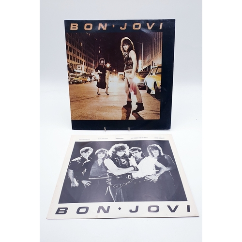 74 - BON JOVI VINYL ALBUMS (4)
(Bon Jovi Lp+ inner. 7800 Fahrenheit +inner. Slippery When Wet + inner. Ne... 