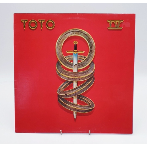 128 - TOTO VINYL ALBUMS Plus 12 inch (4)
(Three Albums Plus One 12 inch.)
( Isolation Lp+ inner. Toto Lp a... 