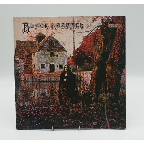 236 - Black Sabbath Vinyl LPs (4)
Black Sabbath Self-Titled NEMS issue in a gatefold sleeve. Paranoid UK V... 