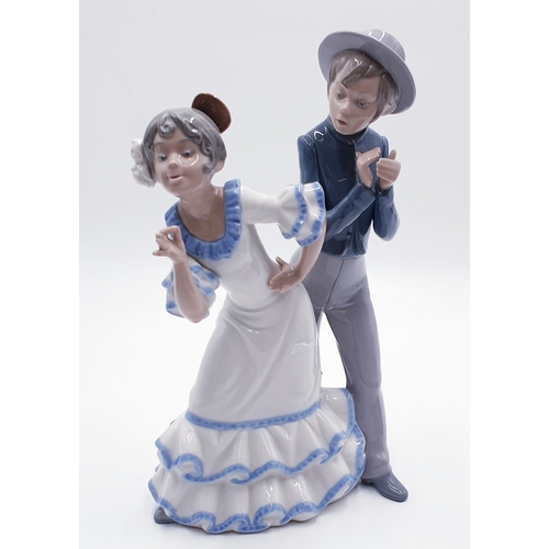 298 - LLADRO (Nao) PORCELAIN Extra Large 27cm CHARACTER FIGURINE OF A BOY And GIRL DANCING 