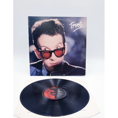 368 - ELVIS COSTELLO VINYL ALBUMS (4)
Goodbye Cruel World + Inner./ Get Happy Inner + Poster./ Trust./ Kin... 