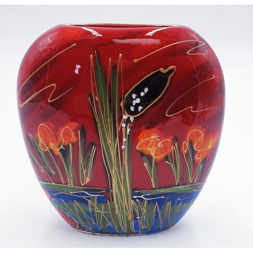 652 - ANITA HARRIS ART POTTERY 12cm PURSE VASE IN THE BEEBROOK,FLOWERS And BULLRUSHES DESIGN (Signed In Go... 