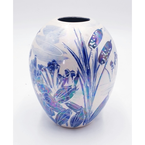 658 - ANITA HARRIS ART POTTERY 15cm BLUE/WHITE LUSTRE WARE DELTA VASE IN THE DRAGONFLY DESIGN (Signed In G... 