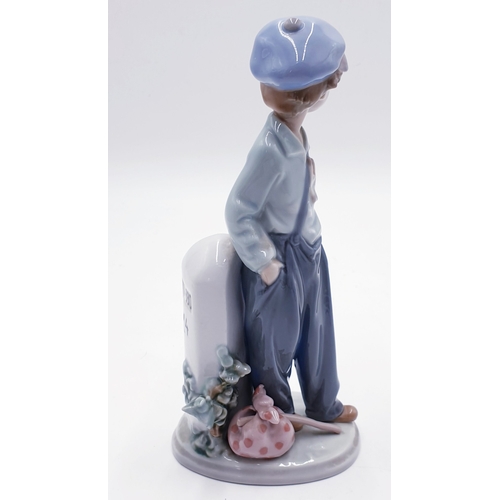 19 - LLADRO PORCELAIN Large 22.3cm CHARACTER FIGURINE 