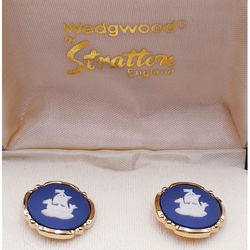 38 - WEDGWOOD Dark BLUE JASPER WARE CUFFLINKS (Original Box)