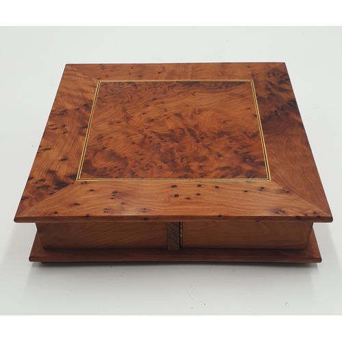 172 - MOROCCAN THUYA WOOD Large 23cm x 23cm BOX With TWO COMPARTMENTS.
(The colour of this wood is extreme... 