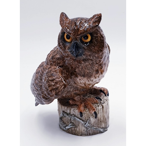 478 - MACK CHINA (Staffordshire , England) Large 17cm x 12cm MODEL OF AN EAGLE OWL Signed By R.J. Mack