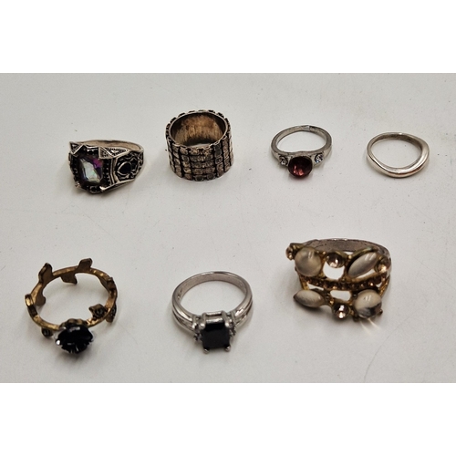 579 - LADIES RINGS (7)