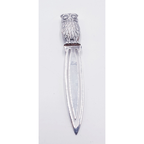 713 - SILVER (925) 9cm BOOKMARKER FASHIONED AS AN OWL