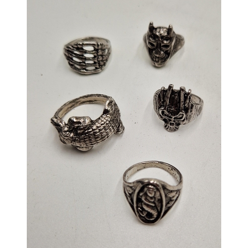 719 - WHITE METAL RINGS (5)