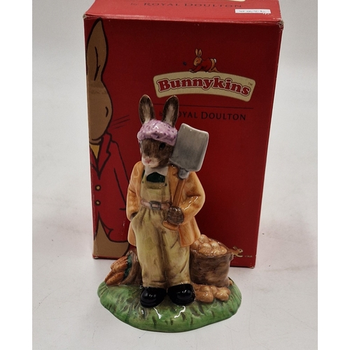 750 - ROYAL DOULTON 12.1cm BUNNYKINS CHARACTER FIGURINE 