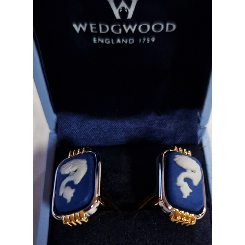 812 - WEDGWOOD Dark BLUE JASPER WARE 