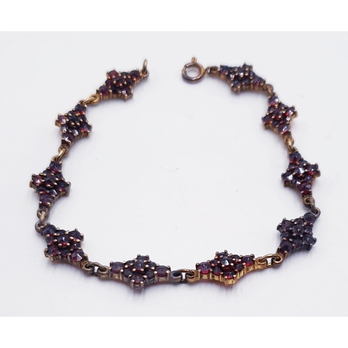 45 - CZECHOSLAVAKIAN ART DECO VERMIL BOHEMIAN GARNET 18cm BRACELET