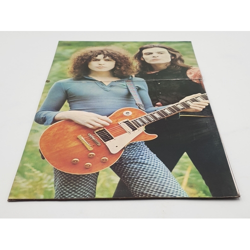 261 - T. REX VINYL LP (1)
SELF TITLED IN A FLIPTOP SLEEVE + FLY INNER. THE VINYL IS EXCELLENT. THE SLEEVE ... 