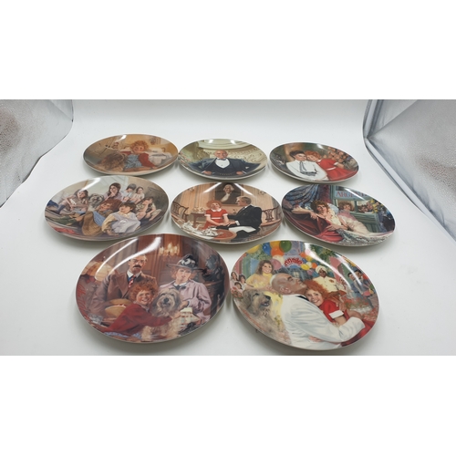 685 - KNOWLES CHINA 21cm Dia CHINA PLATES (8) FROM THE MUSICAL 'ANNIE' SERIES