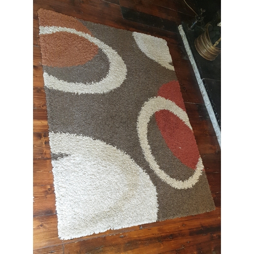 721 - WOOL Extra Large 164cm x 120cm RUG (Circles) (Please Note This Lot WILL NOT BE PACKED OR SHIPED....C... 