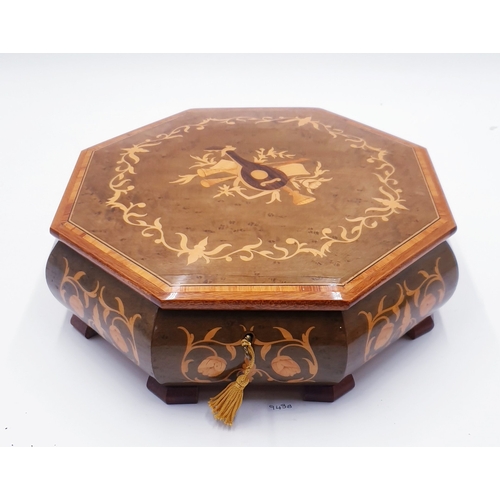 33 - WOODEN SORRENTO MUSICAL Large 26cm x 26cm JEWELLERY BOX