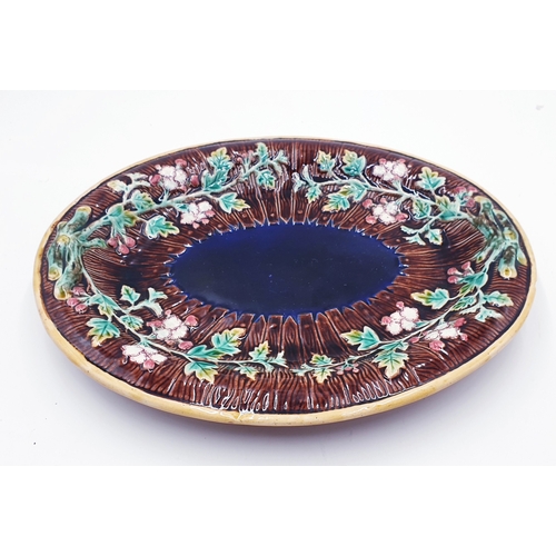 35 - MAJOLICA OVAL Extra Large 35cm x 20cm LEAF And FLOWERS PLATE (Old)