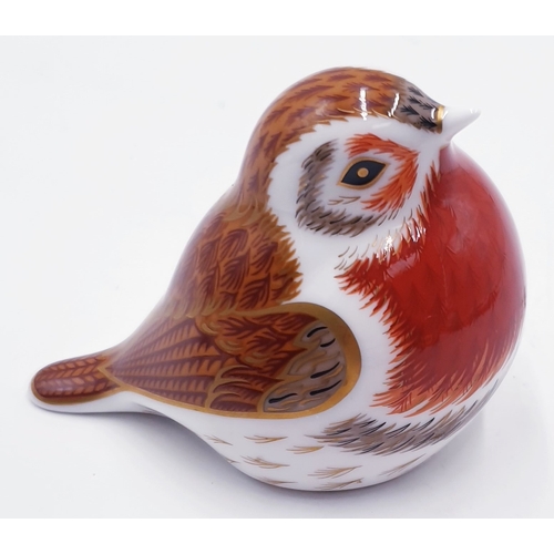 60 - ROYAL CROWN DERBY CHINA 7cm PAPERWEIGHT FASHIONED AS A ROYAL ROBIN