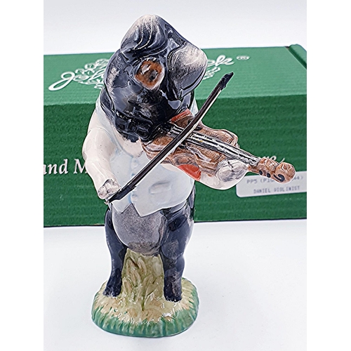 733 - BESWICK 13.3cm CHARACTER MODEL OF 