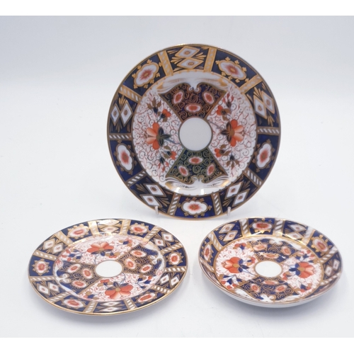 164 - DAVENPORT DISHES (3) IN THE IMARI DESIGN