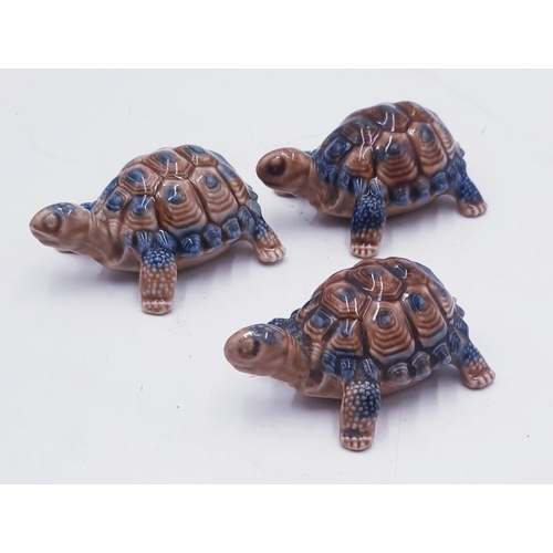 168 - WADE TORTOISES (3)