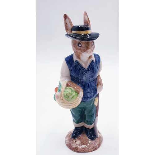 590 - BESWICK CHARACTER 15cm FIGURINE 