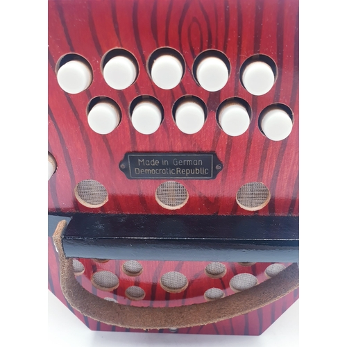 627 - GERMAN SCHOLAR 502 20 BUTTON CONCERTINA