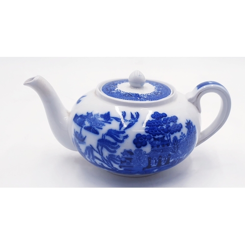 646 - ROYAL DOULTON BLUE/WHITE PATTERN TEAPOT