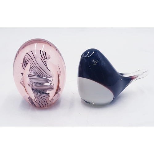 650 - TWIST PATTERN PAPERWEIGHT TOGETHER WITH A BLACK/WHITE BIRD PAPERWEIGHT