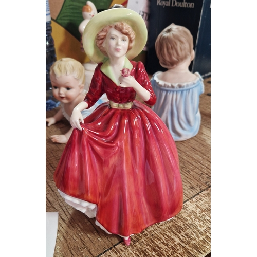 642 - ROYAL DOULTON Large 20.3cm CHARACTER FIGURINE 