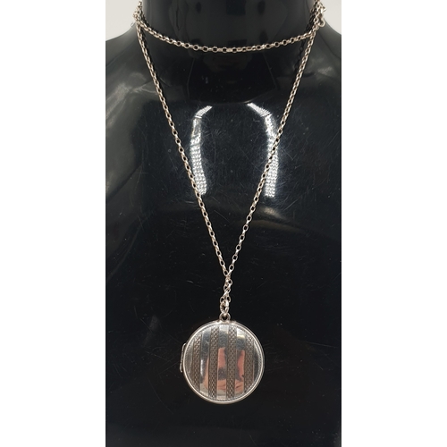 47 - SILVER ROUND LOCKET ON A SILVER (925) 48cm BELCHER CHAIN (Total Weight 7.3 Grams)