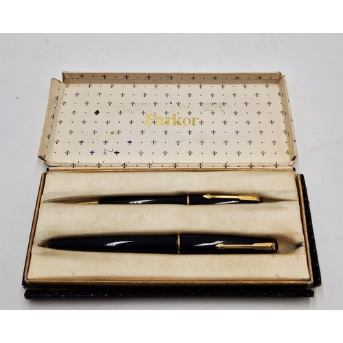 48 - PARKER PEN SET FOUNTAIN PEN With 14ct GOLD NIB Plus PENCIL