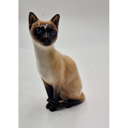 35 - ROYAL DOULTON 14cm MODEL OF A SIAMESE CAT (Seated) (Style One) HN 2655 (Model No 1672) 1960/85 Desig... 