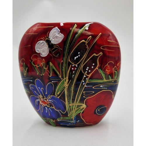 350 - ANITA HARRIS ART POTTERY 12cm PURSE VASE IN THE BEEBROOK,FLOWERS And BULLRUSHES DESIGN (Signed In Go... 