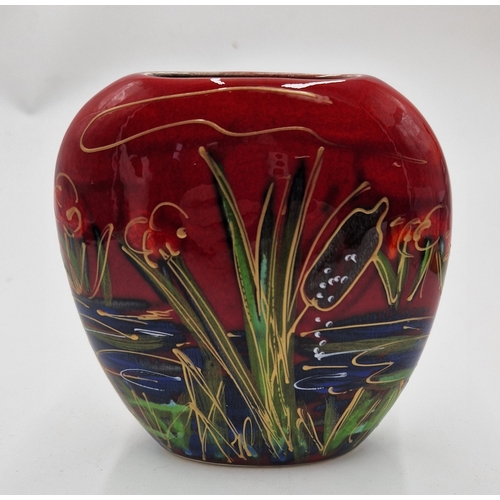 350 - ANITA HARRIS ART POTTERY 12cm PURSE VASE IN THE BEEBROOK,FLOWERS And BULLRUSHES DESIGN (Signed In Go... 