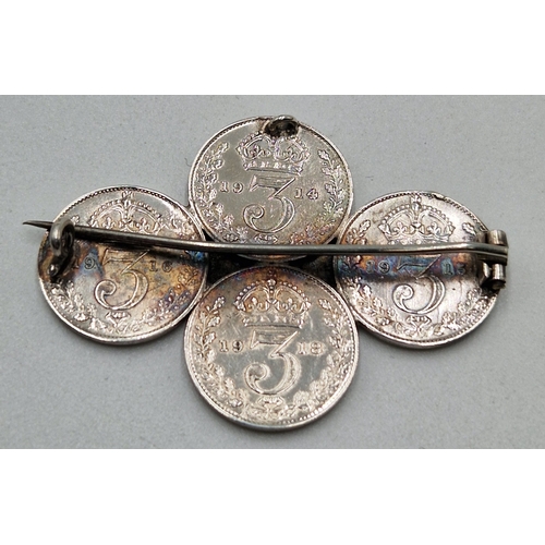 255 - SILVER 4.5 cm BROOCH With GEORGE V THREEPENNY BITS 1914,15,16,17,18 (Total Weight 7.8 Grams)