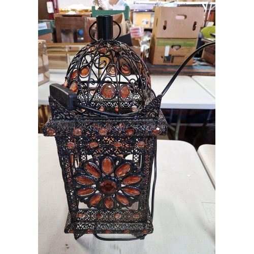 92 - METAL ORNATE LAMP