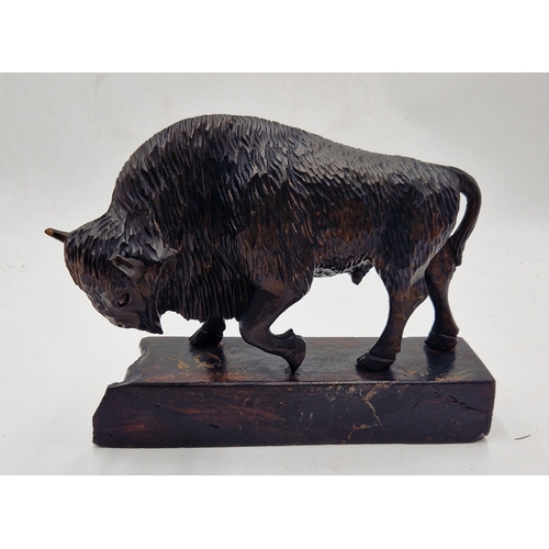 636 - WOODEN (Hand Carved) 25.5cm x 20cm MODEL OF A BISON/BUFFALO