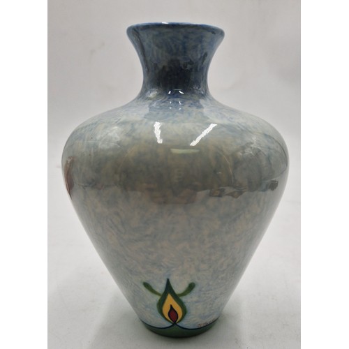 430 - KEVIN FRANCIS ART WARE (Stoke On Trent,Staffordshire,England) 14.5cm VASE 