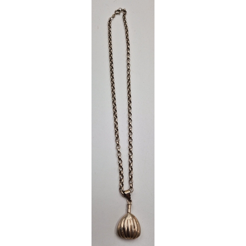 498 - SILVER (925) LIDDED PERFUME BOTTLE PENDANT ON A SILVER (925) 40cm NECK CHAIN (Total Weight 19.7 Gram... 