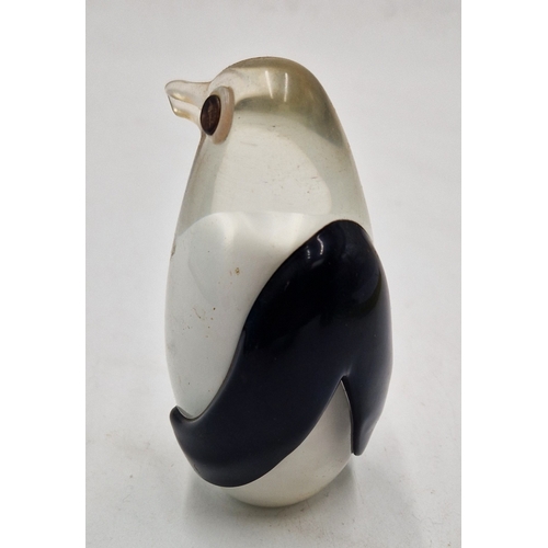 767 - GLASS 11.5cm PAPERWEIGHT FASHIONED AS A PENGUIN