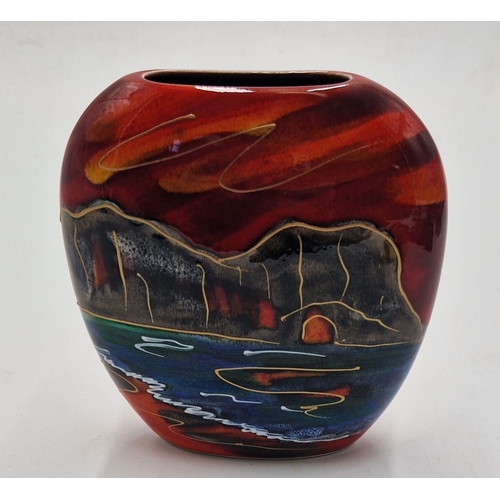 167 - ANITA HARRIS ART POTTERY 12cm PURSE VASE IN THE DURDLE DOOR DESIGN (Signed In Gold By Anita Harris)