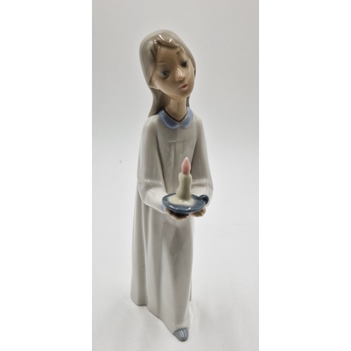 74 - LLADRO PORCELAIN Large 20cm CHARACTER FIGURINE OF A YOUNG GIRL WITH CANDLE