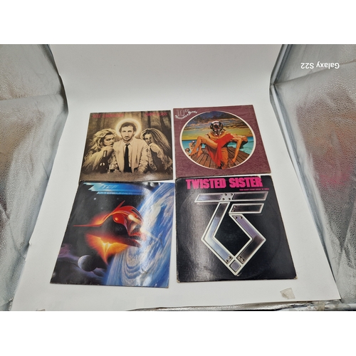 837 - ROCK VINYL LPS (4)
PETE TOWNSHEND EMPTY GLASS + INNER. 10CC DECEPTIVE BENDS GATEFOLD SLEEVE + INNER.... 