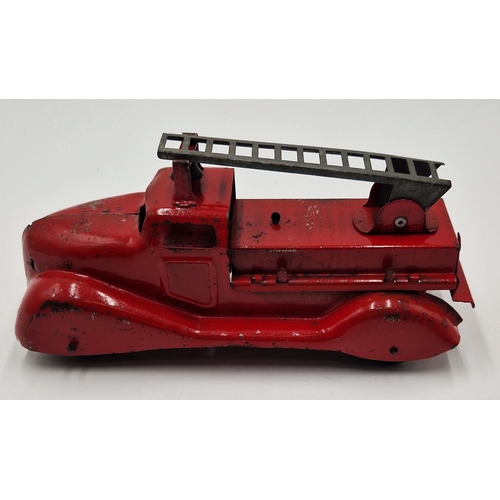 80 - METAL 23cm x 9cm x 10cm MODEL OF A FIRE ENGINE With BELL Possibly By Louis Marx c1936/40