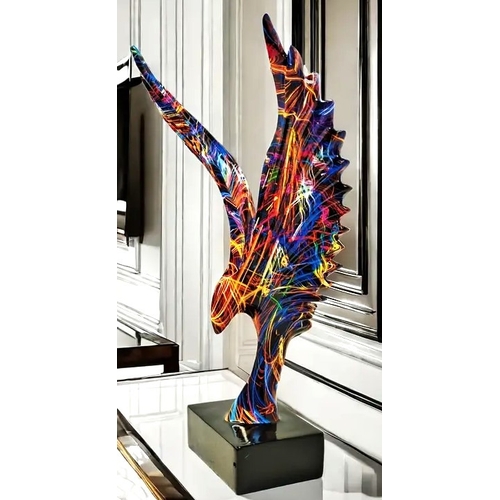 96 - COMPOSITE Extra Large 32cm x 23.5cm x 8cm MULTI-COLOURED SCULPTURE OF AN EAGLE 